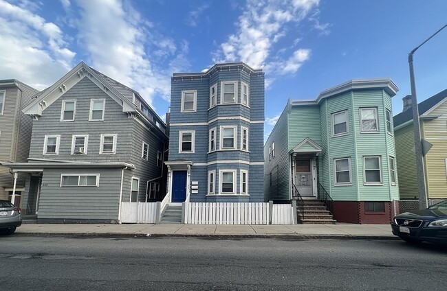 property at 643 Saratoga St