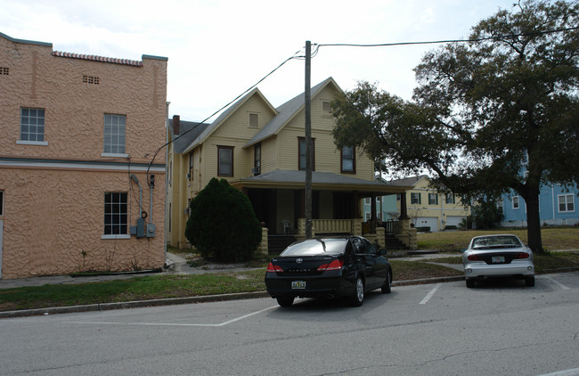 610 4th Ave S in St. Petersburg, FL - Foto de edificio - Building Photo