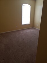 421 Rock Cir, Unit 3 in Harlingen, TX - Foto de edificio - Building Photo