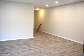 15 Interlaken Ct in Freehold Township, NJ - Building Photo - Building Photo