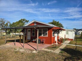 4209 Thonotosassa Rd in Plant City, FL - Building Photo