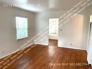15714 Halldale Ave in Gardena, CA - Building Photo - Building Photo