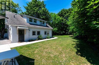 1207 Lorne Park Rd in Mississauga, ON - Building Photo - Building Photo