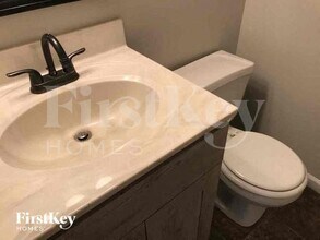 72 Gray Owl Garth Ct in St. Peters, MO - Foto de edificio - Building Photo