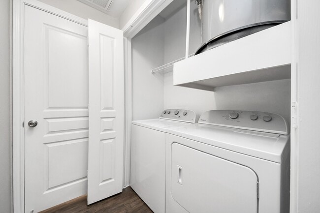 property at 3003 Memorial Ct