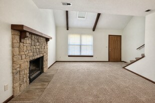 1400-1528 La Chateau Dr in Liberty, MO - Building Photo