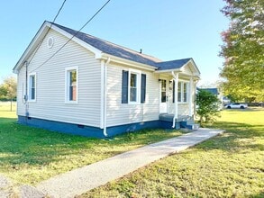 211 Sanderson Dr in Hopkinsville, KY - Building Photo - Building Photo