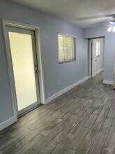417 E 39th St in Hialeah, FL - Building Photo - Building Photo