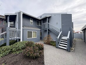 2001 Skyline Way in Anacortes, WA - Building Photo - Building Photo