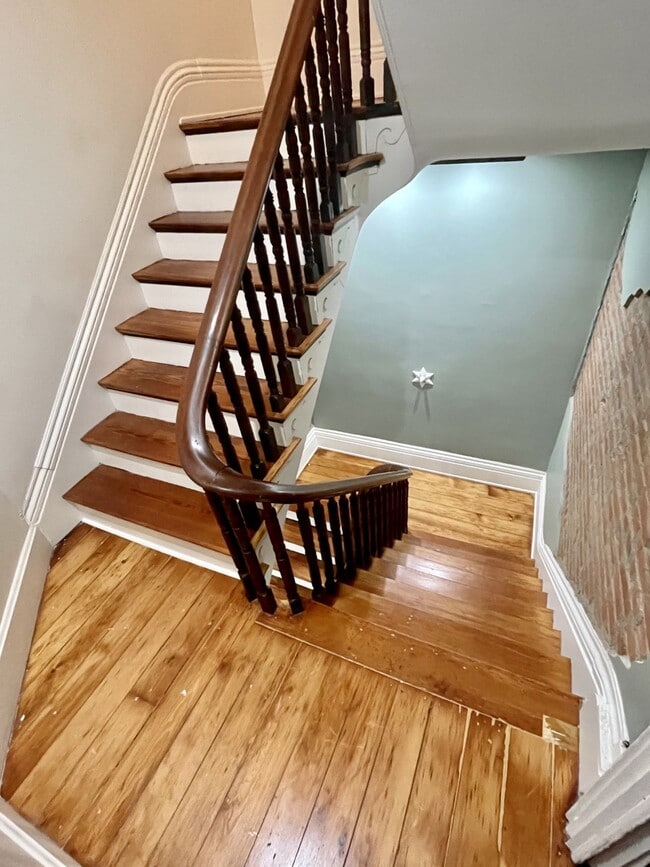 418 Johnson St, Unit 2 in Covington, KY - Foto de edificio - Building Photo