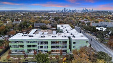 4004 Banister Ln in Austin, TX - Foto de edificio - Building Photo