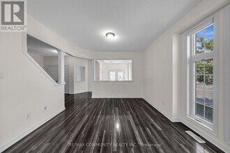 35 McCourt Dr in Ajax, ON - Building Photo - Building Photo