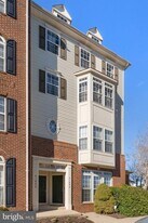 41888 Inspiration Terrace in Aldie, VA - Building Photo