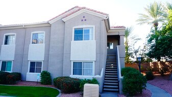 3830 E Lakewood Pkwy W in Phoenix, AZ - Building Photo