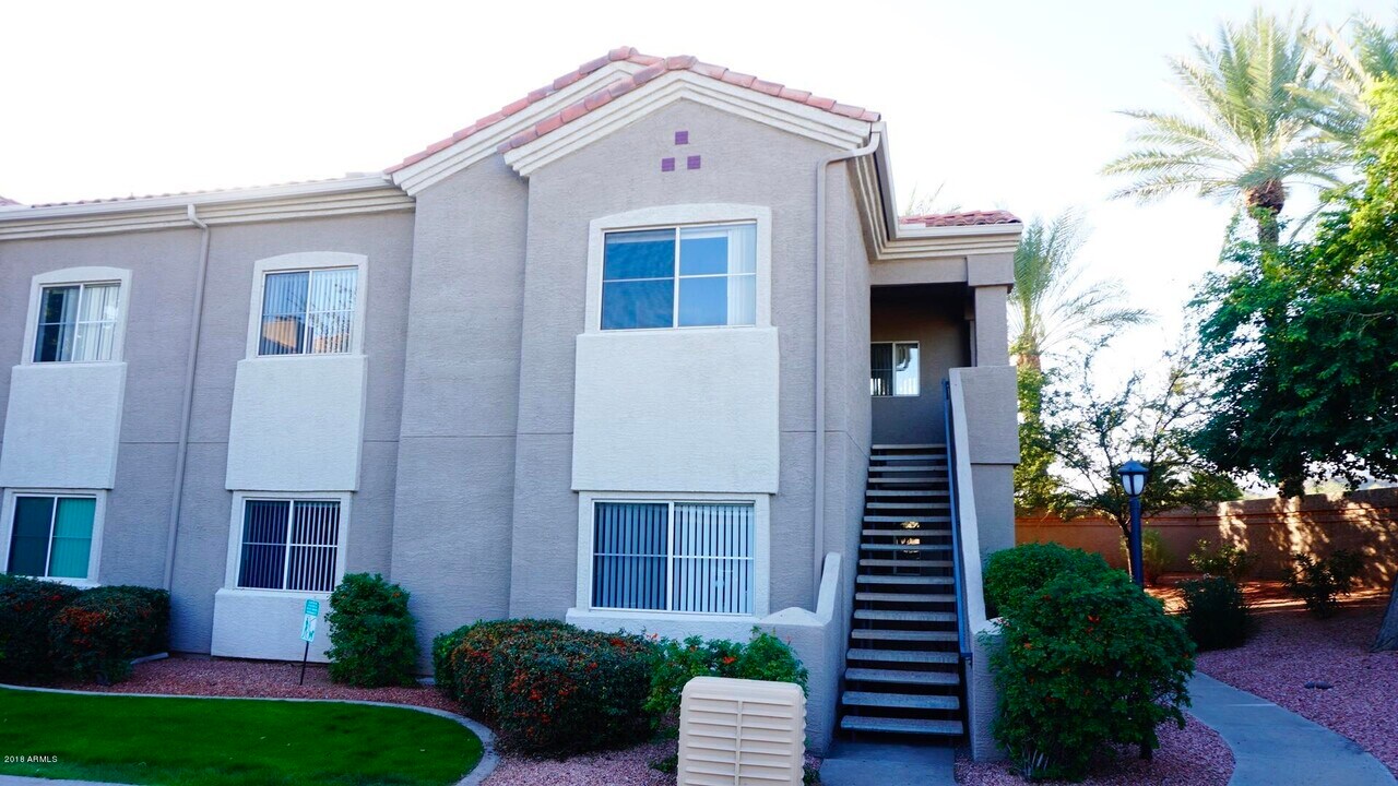 3830 E Lakewood Pkwy W in Phoenix, AZ - Building Photo
