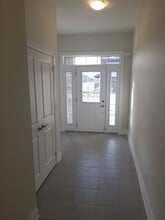 87 Monarch Woods Dr in Kitchener, ON - Building Photo - Building Photo