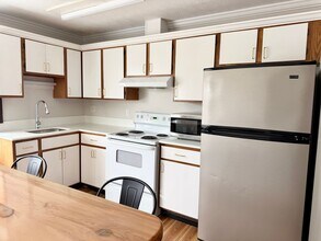 809 Portland Rd in Saco, ME - Building Photo - Building Photo