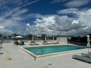 5 Island Ave, Unit 15-K in Miami Beach, FL - Foto de edificio - Building Photo