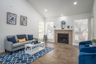 Bridgewater Apartments in Tomball, TX - Foto de edificio - Interior Photo