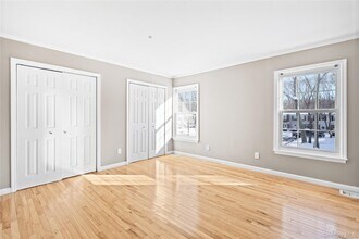 10 Bartlett Commons in Yaphank, NY - Building Photo - Building Photo