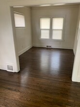 62 Manatee Ave in Hazel Park, MI - Foto de edificio - Building Photo
