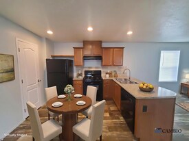 24 Parakeet Hill Dr in Orion Township, MI - Building Photo