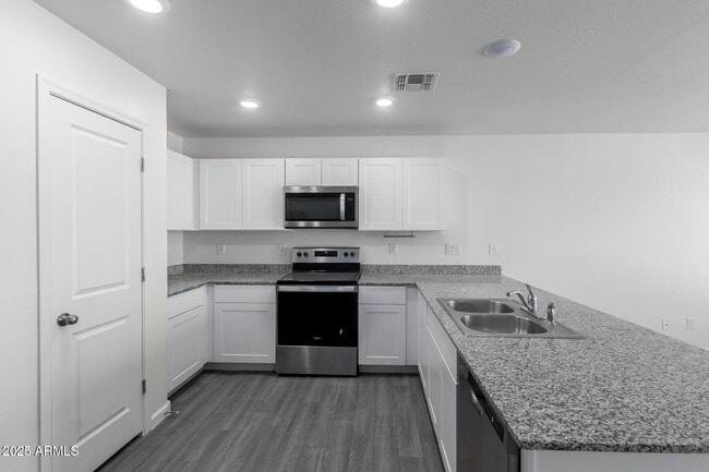 9930 W Carousel Dr in Arizona City, AZ - Building Photo - Building Photo