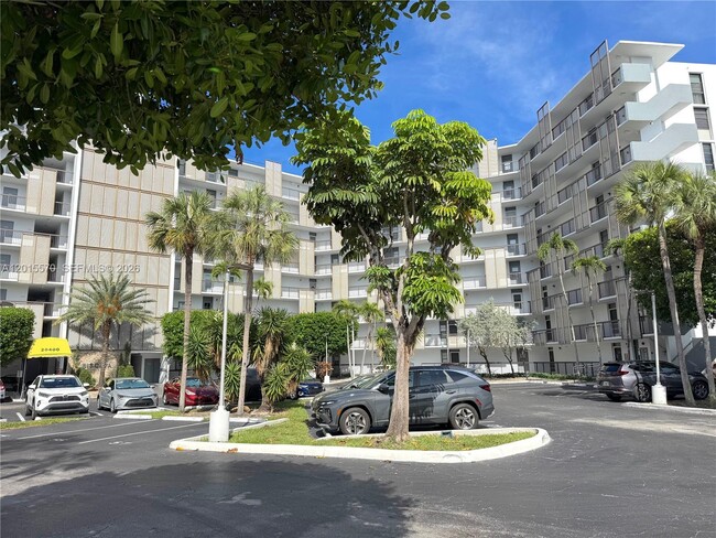 property at 20400 W Country Club Dr