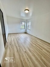 5710 Phillips Ave, Unit A4 in Pittsburgh, PA - Building Photo - Building Photo