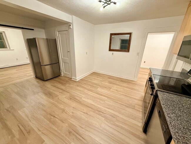 12 Ransom Rd, Unit 12-AB in Boston, MA - Building Photo - Building Photo