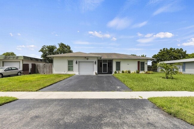 7811 NW 68th Ave, Unit 3 in Tamarac, FL - Building Photo - Building Photo