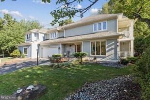 47660 Pennrun Way in Sterling, VA - Building Photo