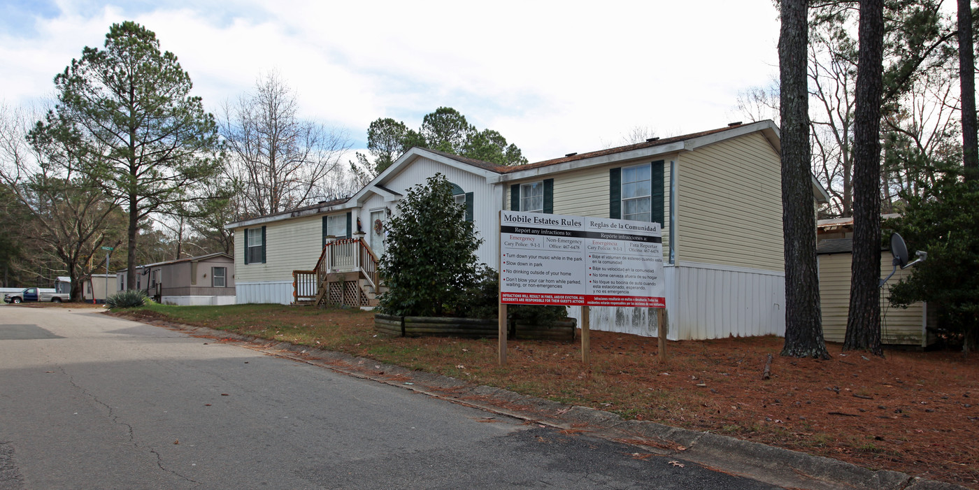 400 York St in Cary, NC - Building Photo