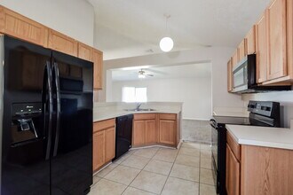 2328 Kingscrest Cir in Apopka, FL - Building Photo - Building Photo