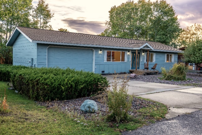 815 Waverly Pl in Whitefish, MT - Building Photo - Building Photo