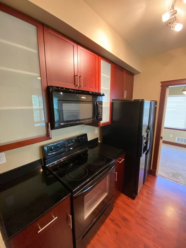 259 W Bakerview Rd in Bellingham, WA - Building Photo - Building Photo