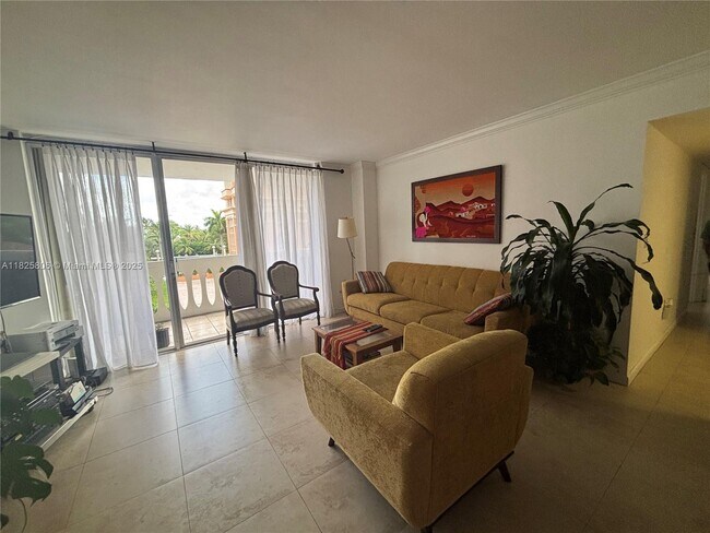 625 Biltmore Way in Coral Gables, FL - Building Photo - Building Photo