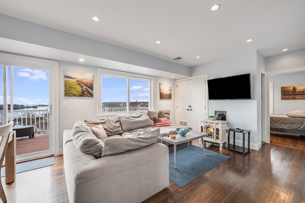 17 Silva Ct in Gloucester, MA - Building Photo