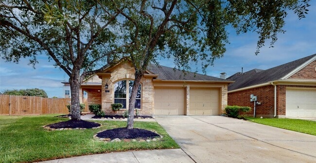 property at 2001 Balsam Lake Ln