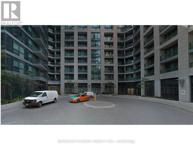 600-1600 Fleet St in Toronto, ON - Building Photo - Building Photo