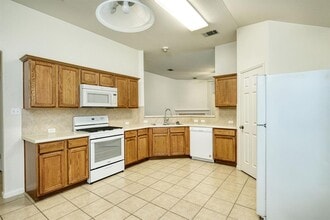 1020 Downridge Dr in Leander, TX - Building Photo - Building Photo