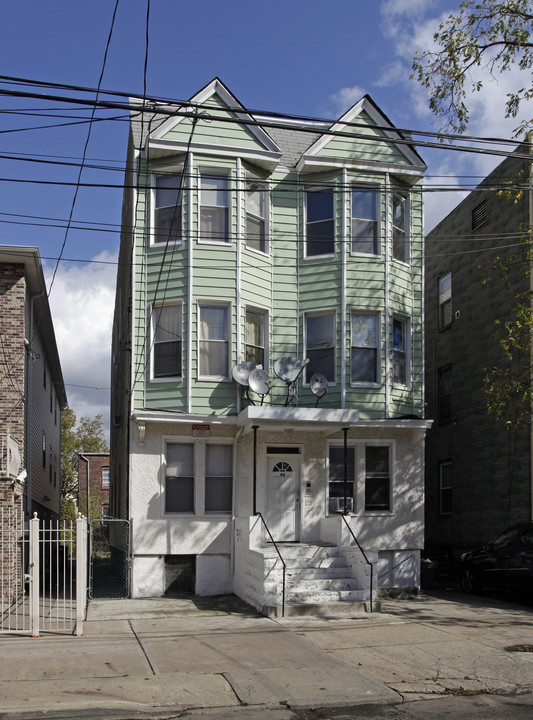 96 Stevens Ave in Jersey City, NJ - Foto de edificio