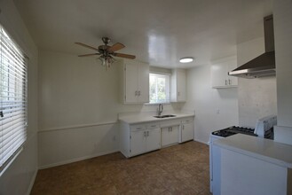 6644 Woodman Ave-Unit -06 in Los Angeles, CA - Building Photo - Building Photo