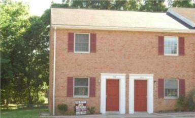 139 Lee St in Bowling Green, VA - Foto de edificio - Building Photo