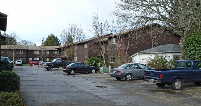 432 W Umpqua St in Roseburg, OR - Foto de edificio - Building Photo