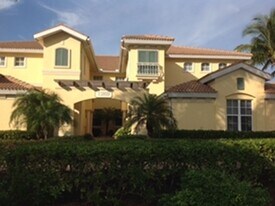 1269 Rialto Way in Naples, FL - Building Photo