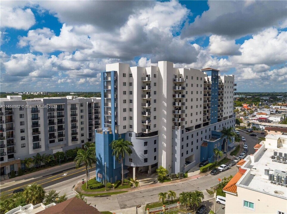 6355 SW 8th St-Unit -700 in West Miami, FL - Building Photo