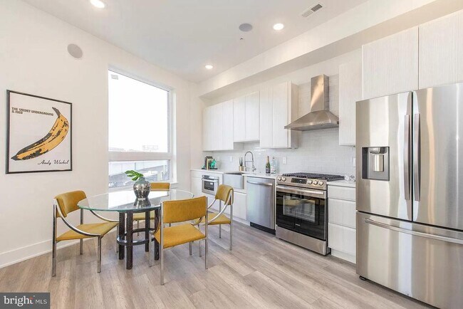 property at 90-94 E Laurel St
