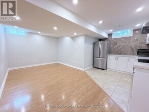 166 Hillcroft Dr in Markham, ON - Building Photo - Building Photo