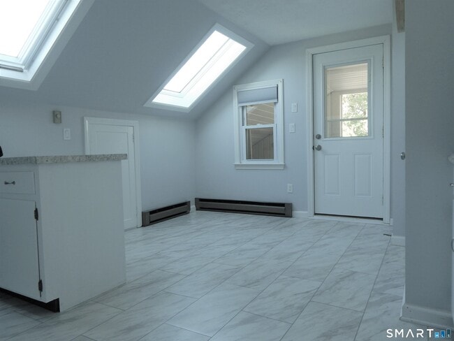 91 Holden St in Bristol, CT - Building Photo - Building Photo